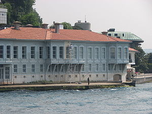 Yalı