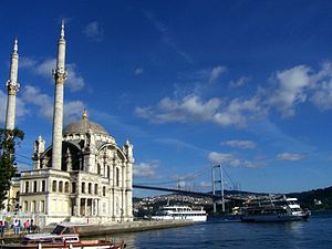 Ortaköy Camii