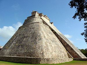 Uxmal tapınağı