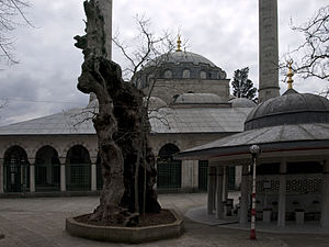 Eski Valide Camii