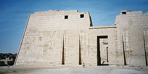 Medinet Habu Tapınağı